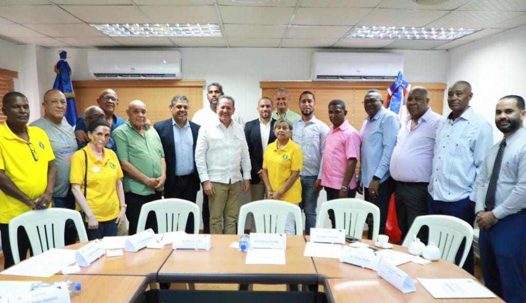 Promipyme  sostiene encuentro con  varias fundaciones